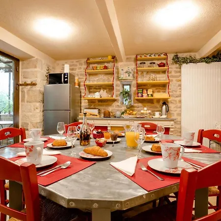 Octroi Saint-jacques Bed & Breakfast *