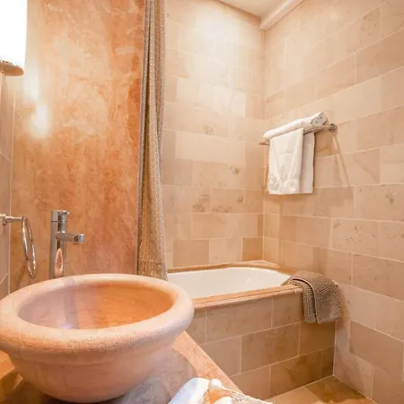 Octroi Saint-jacques Bed & Breakfast *